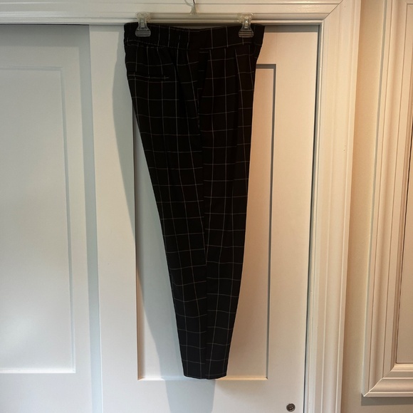 GAP Window Pane Elastic Waist Slacks - Picture 5 of 5